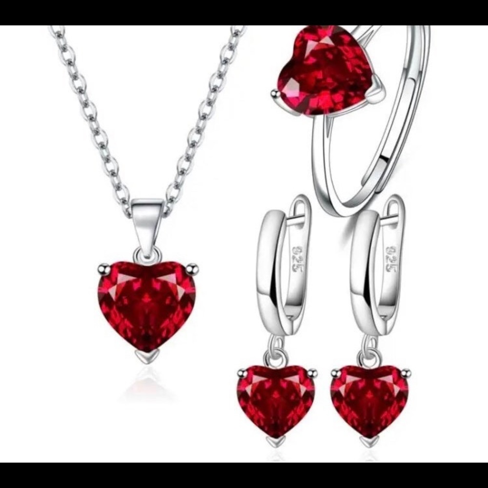 Gorgeous 1.5ct ruby heart crystal 925 stamped set